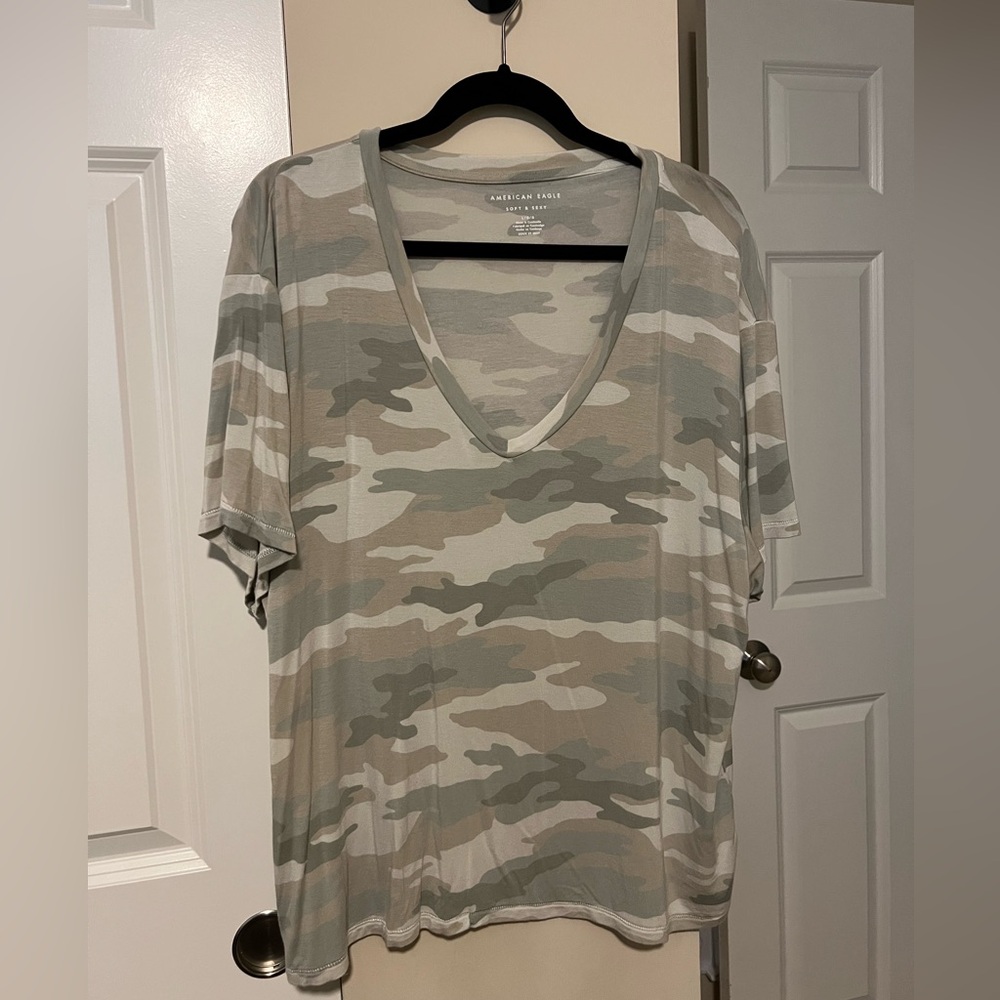 American Eagle Soft & Sexy Casual Camouflage Knit Short Sleeve Shirt